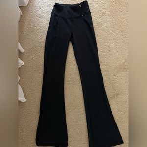 Carrie underwood flare leggings